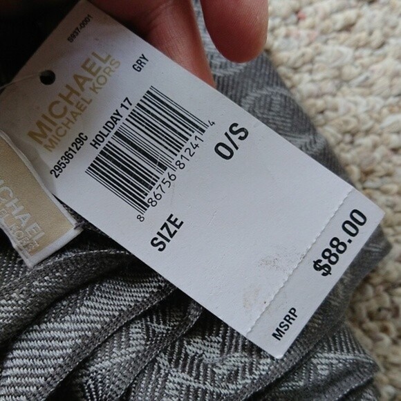 MICHAEL MICHAEL KORS Jet Set Logo Monogram Jacquard Long Scarf Wrap Silver Gray - Picture 5 of 9